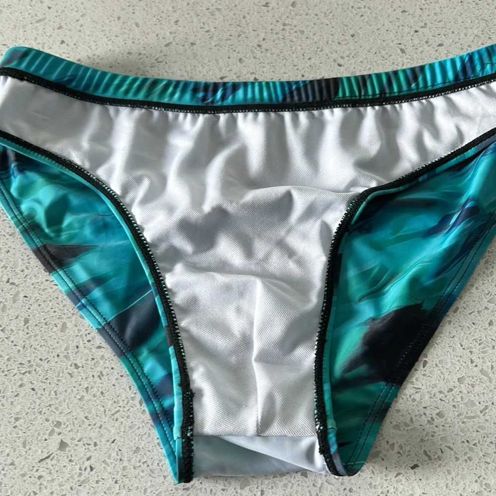 Men’s swim brief. - Picture 10 of 11